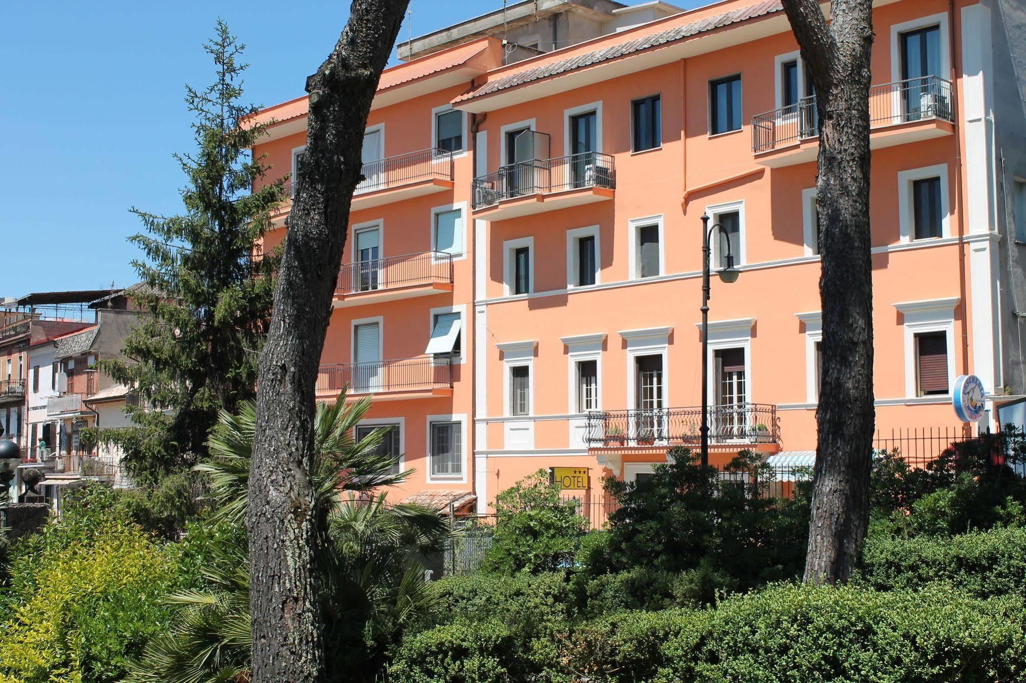 Hotel La Villa Ceccano 외부 사진